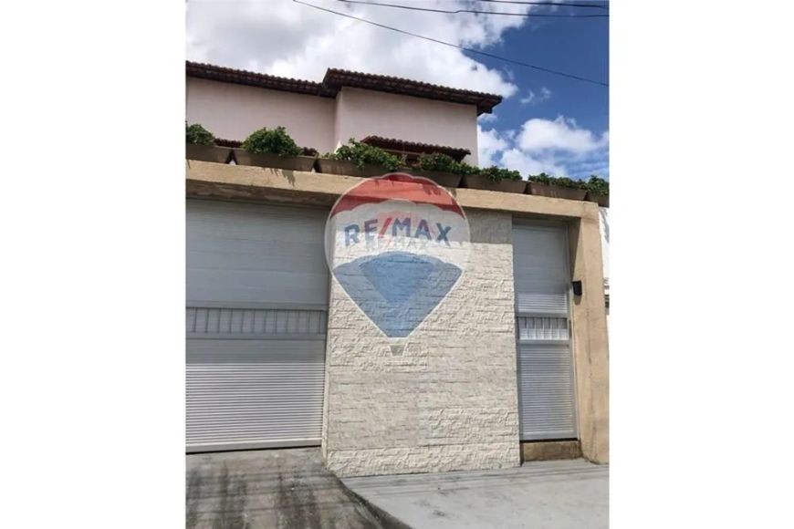 Casa duplex com possibilidade de renda de aluguel