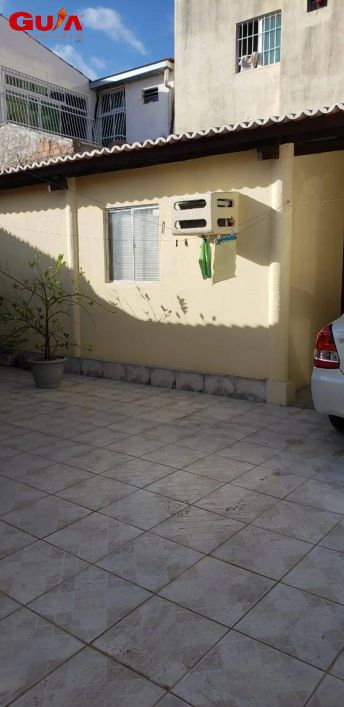 Casa a venda no centro gastronômico da Caucaia.
