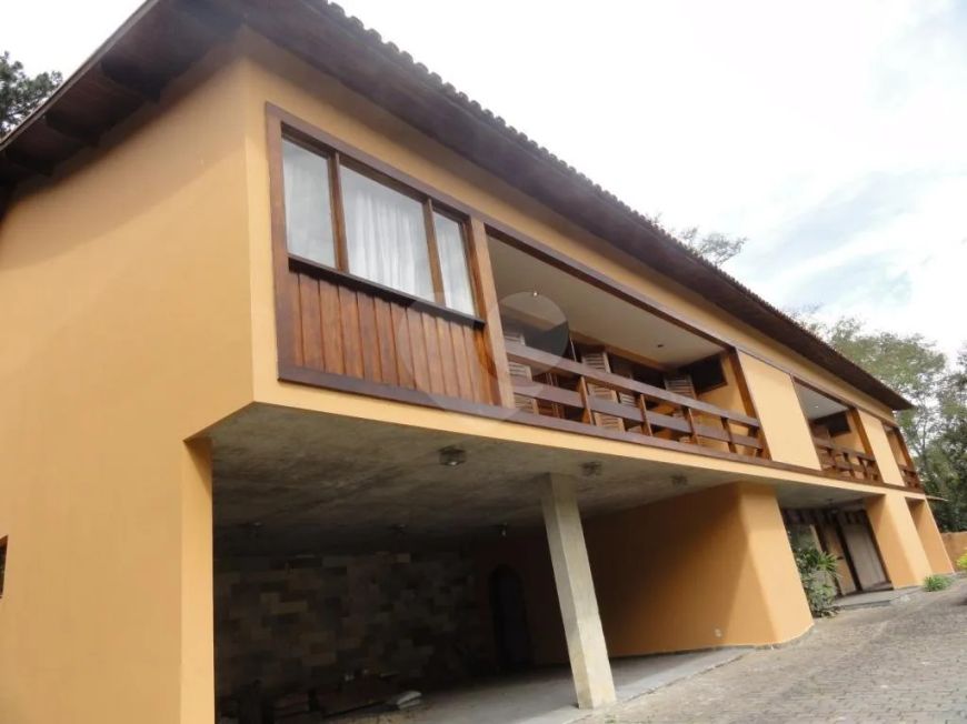 Sobrado com 5 quartos à venda em Jardim Ibiratiba - SP