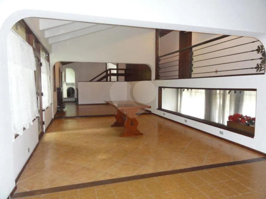 Sobrado com 5 quartos à venda em Jardim Ibiratiba - SP