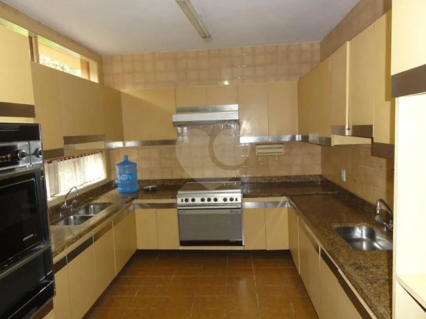 Sobrado com 5 quartos à venda em Jardim Ibiratiba - SP