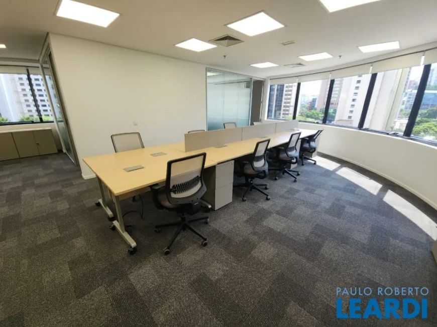 CONJ. COMERCIAL - CIDADE MONÇÕES - SP