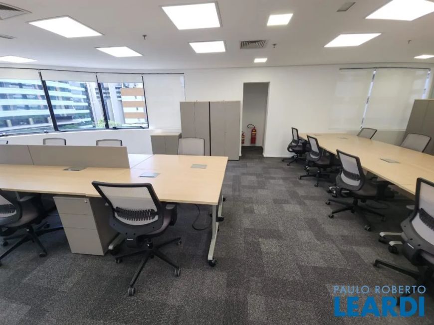 CONJ. COMERCIAL - CIDADE MONÇÕES - SP