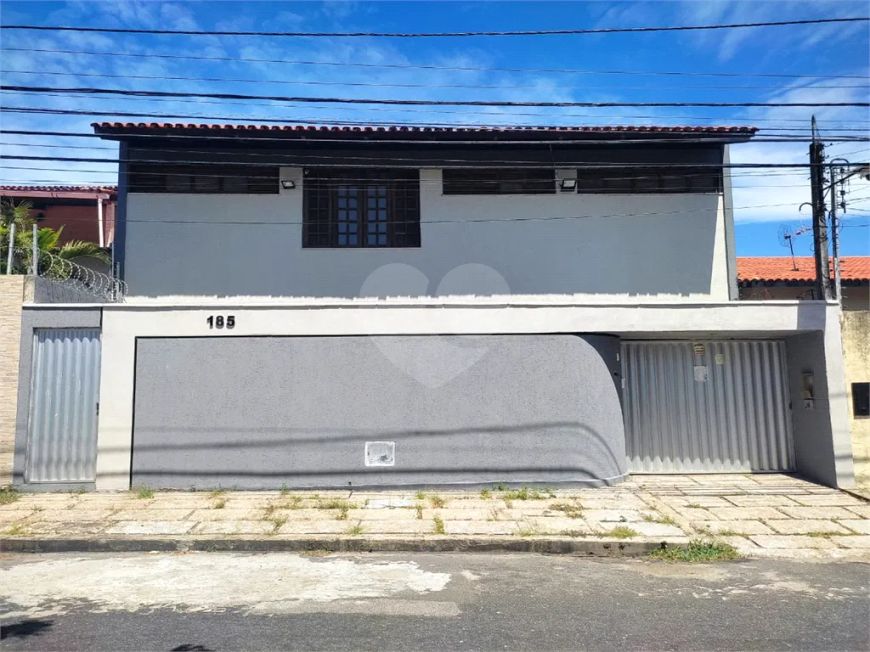 Casa com 3 quartos à venda em Cocó - CE