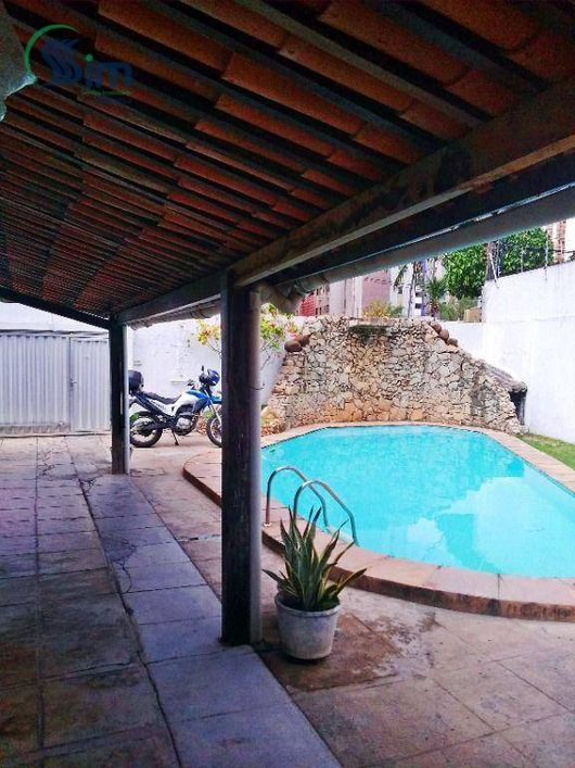 Casa de esquina, potencial comercial, com 4 dormitórios à venda, 490,00 m² por R$ 1.740.000 - Cocó -