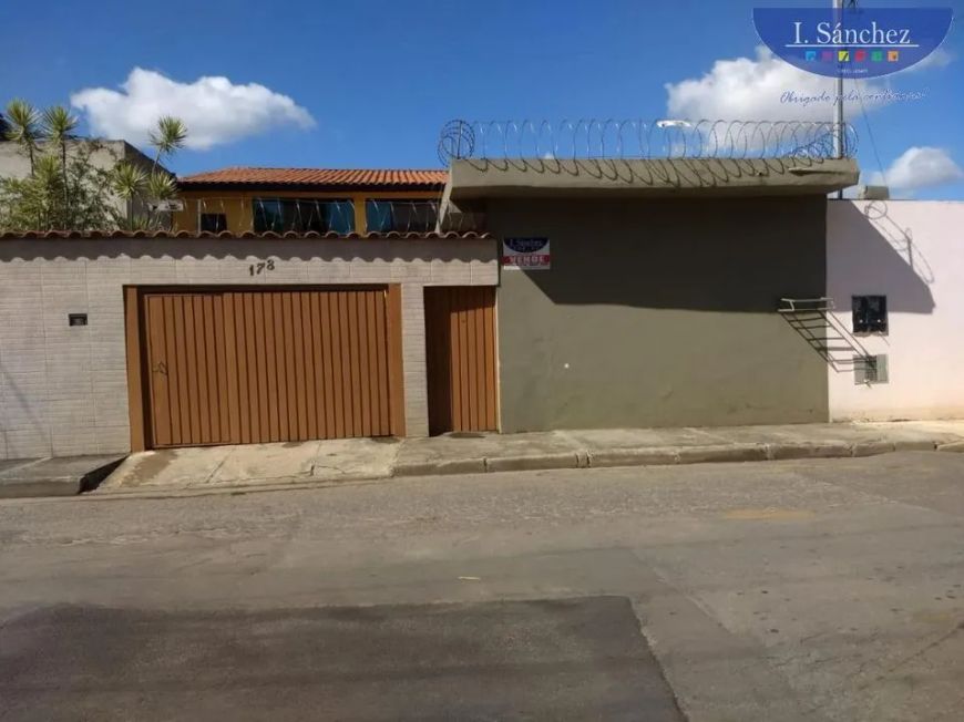 Casa para Venda em Itaquaquecetuba, Vila Maria Augusta, 3 dormitórios, 1 suíte, 3 banheiros, 4 vagas