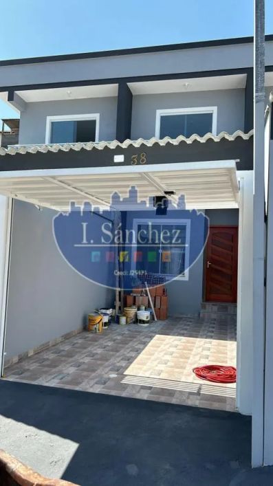 Sobrado para Venda em Itaquaquecetuba, Jardim Pinheirinho, 2 dormitórios, 1 banheiro, 2 vagas