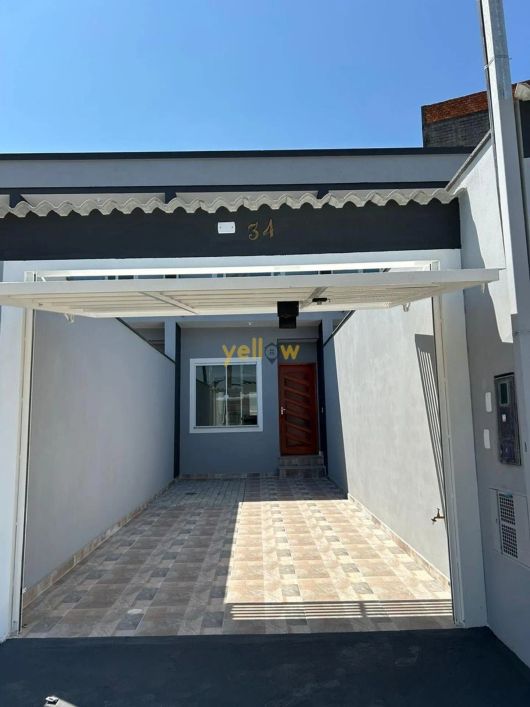 Casa 2 Dormitórios à Venda em Jardim Pinheirinho - R$370 mil