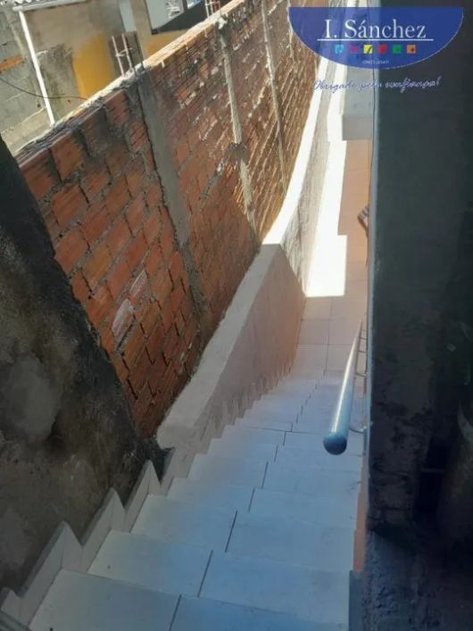 Casa para Venda em Itaquaquecetuba, Jardim Pinheirinho, 2 dormitórios, 1 suíte, 1 banheiro, 2 vagas