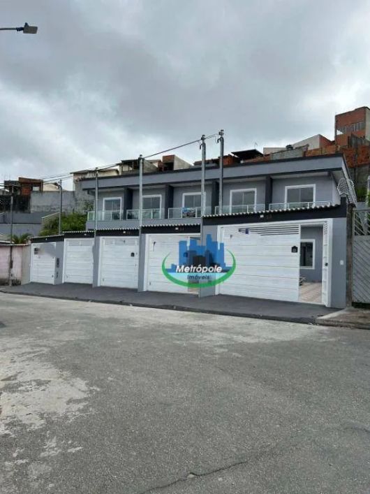 Sobrado com 2 dormitórios à venda, 110 m² por R$ 410.000,00 - Jardim Pinheirinho - Itaquaquecetuba/S
