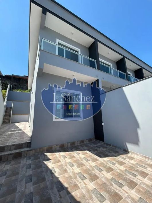 Sobrado para Venda em Itaquaquecetuba, Jardim Pinheirinho, 2 dormitórios, 1 banheiro, 2 vagas