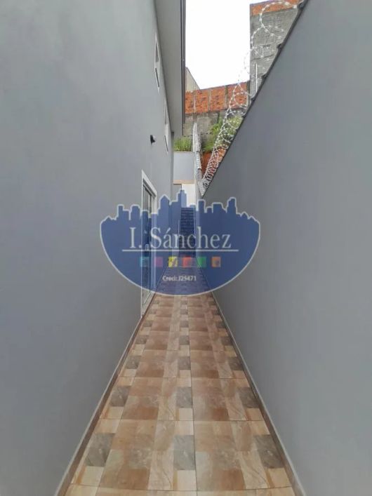Sobrado para Venda em Itaquaquecetuba, Jardim Pinheirinho, 2 dormitórios, 1 banheiro, 2 vagas
