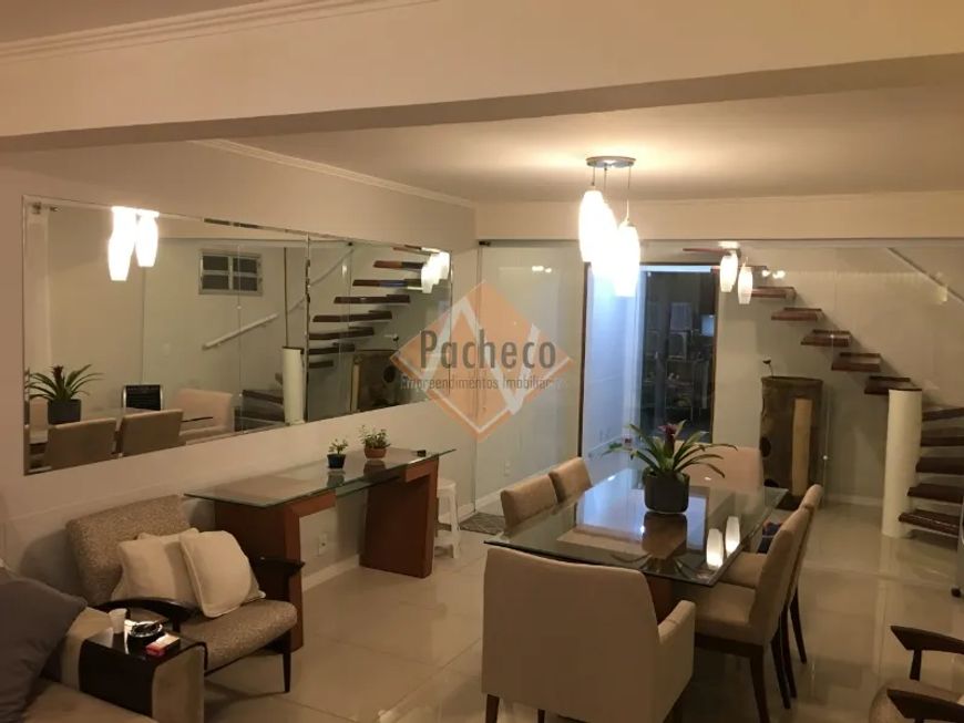 Sobrado Frontal em Itaquaquecetuba, 4 dormitórios (2 suítes), 2 vagas, 310m², R$ 750.000,00