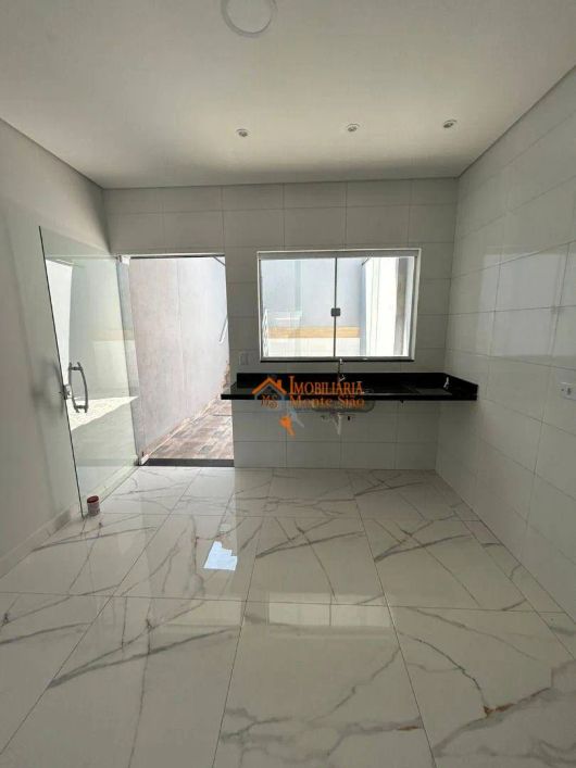 Sobrado com 2 dormitórios à venda, 82 m² por R$ 410.000,00 - Jardim Pinheirinho - Itaquaquecetuba/SP