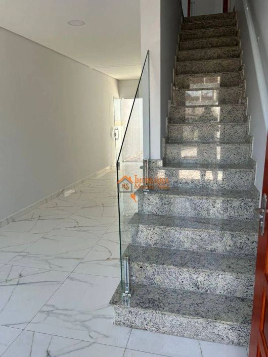 Sobrado com 2 dormitórios à venda, 80 m² por R$ 370.000,00 - Jardim Pinheirinho - Itaquaquecetuba/SP