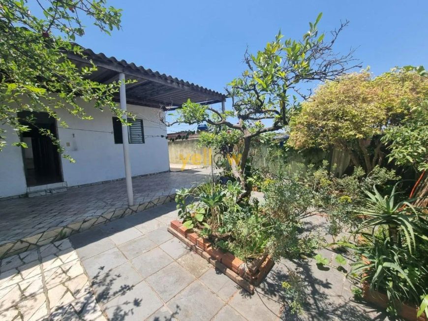 Casas à Venda em Itaquaquecetuba - 4 Dormitórios, 250m²