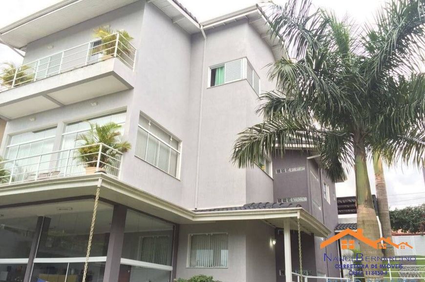 Casa em Condomínio Fechado Country Club