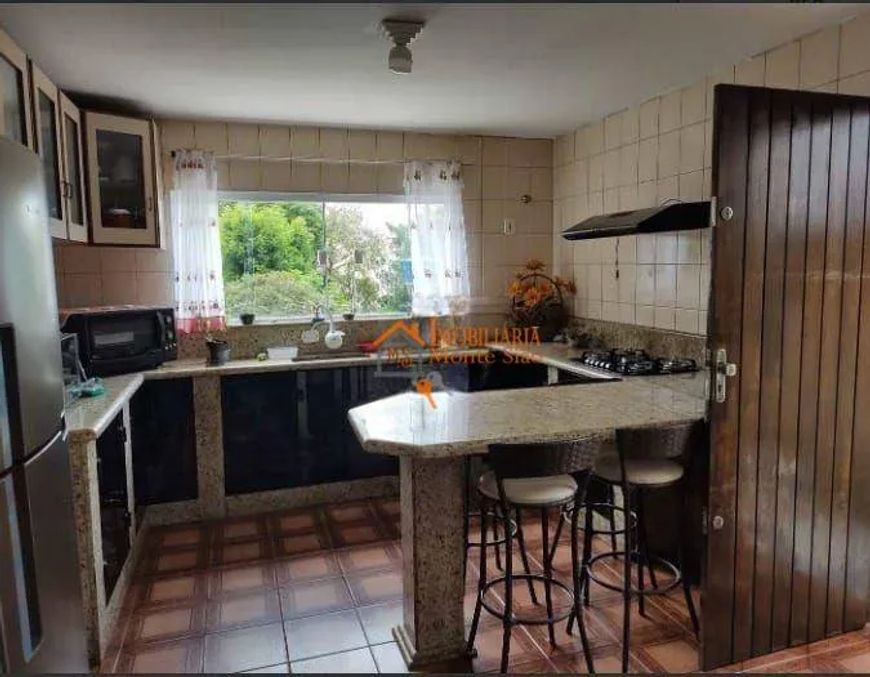 Sobrado com 3 dormitórios à venda, 234 m² por R$ 450.000,00 - Jardim Adriane - Itaquaquecetuba/SP