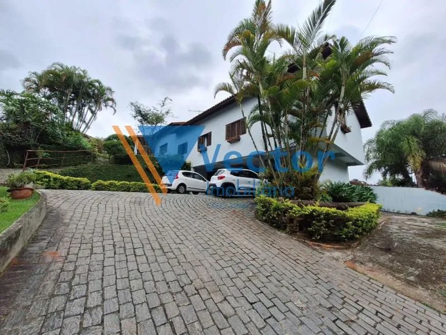 Casa com 3 suites e 5 banheiros a venda,800m2 - Arujazinho I II e III - Arujá-SP