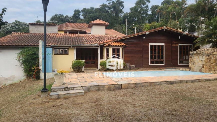 Casa com 4 dormitórios à venda, 200 m² por R$ 2.200.000,00 - Condomínio Arujá Country Club - Arujá/S