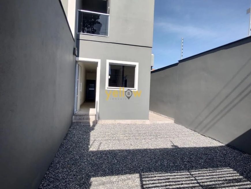 Casa à Venda em Vila Augusta - 2 Suítes, 90m² por R$370 mil