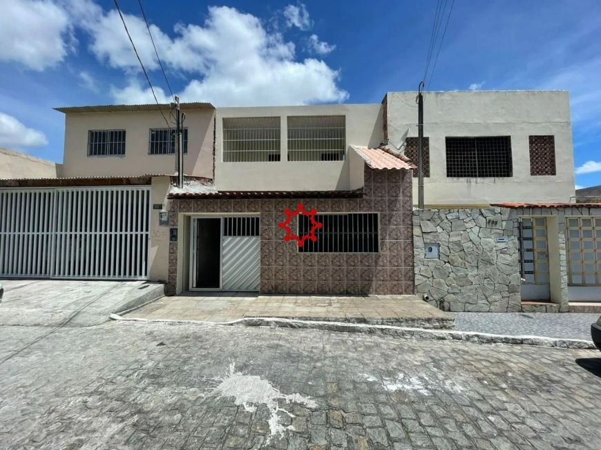 Casa dúplex disponível para VENDA no bairro Caiucá