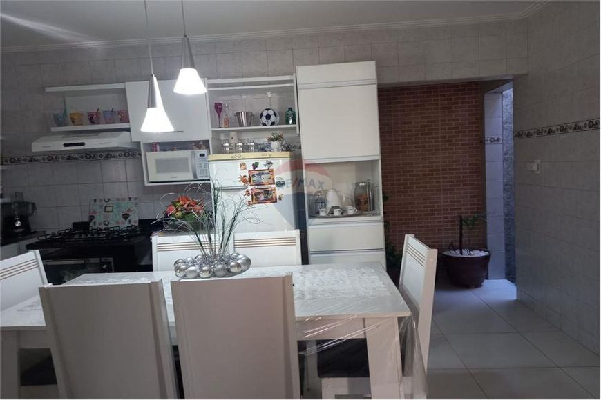 Casa com 3 quartos 2 vagas de garagem