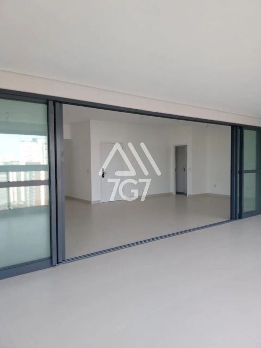 APARTAMENTO DE LUXO NA CHÁCARA SANTO ANTÔNIO: 3 SUÍTES, 4 VAGAS, 227m²