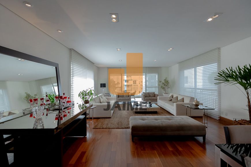 Apartamento com 4 Dormitórios 3 Vagas em Higienópolis