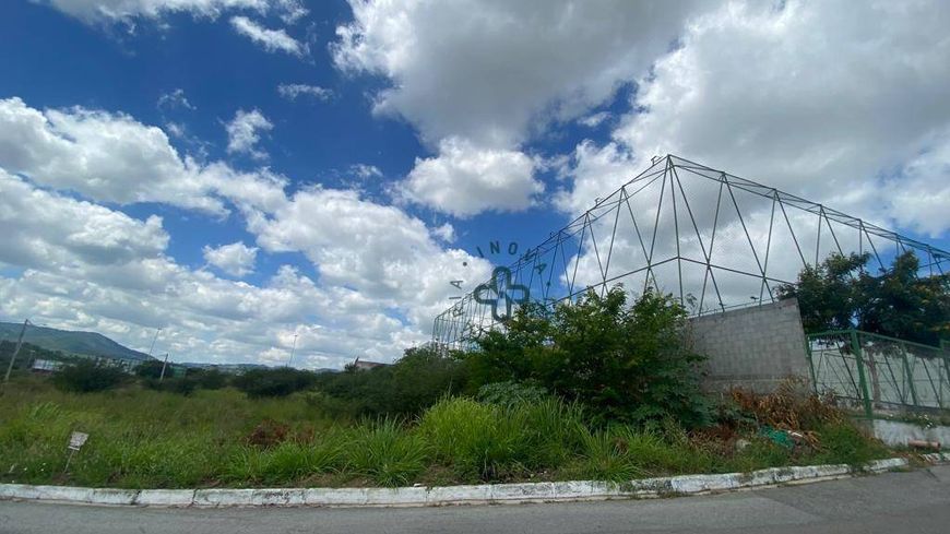 Lote com 12x34 / Bairro Indianópolis