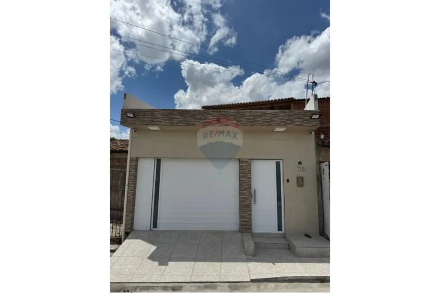 Casa à Venda em Cidade Jardim, Caruaru - PE Ampla, Moderna e Pronta para Morar!