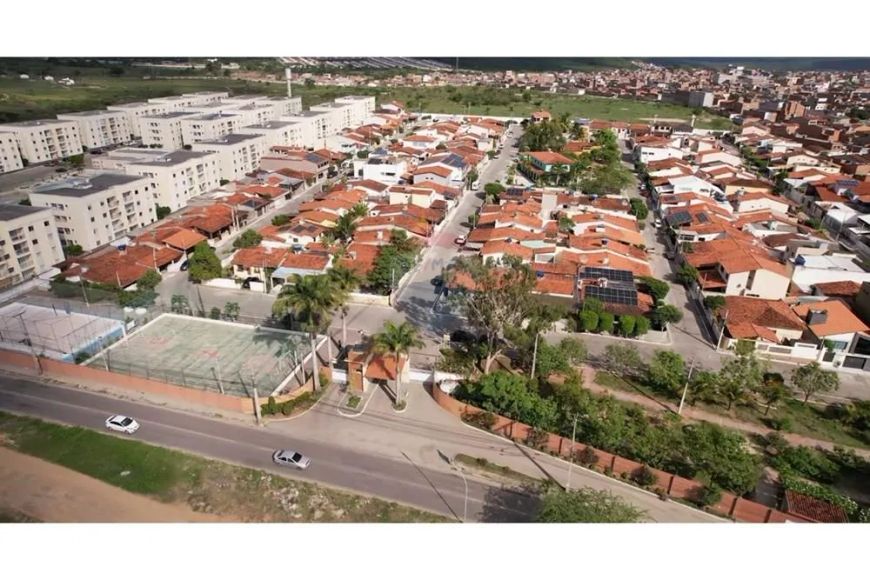Casa à Venda no Condomínio Portal do Sol – Bairro Universitário, Caruaru