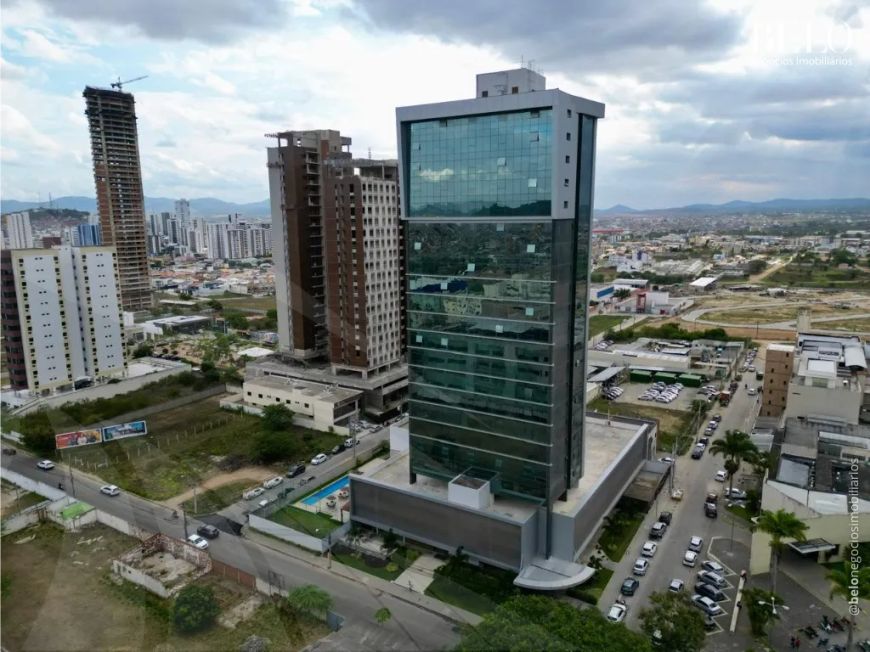 Andar Inteiro, com 7 salas comerciais, em Prédio Comercial, localizado em Bairro Nobre de Caruaru