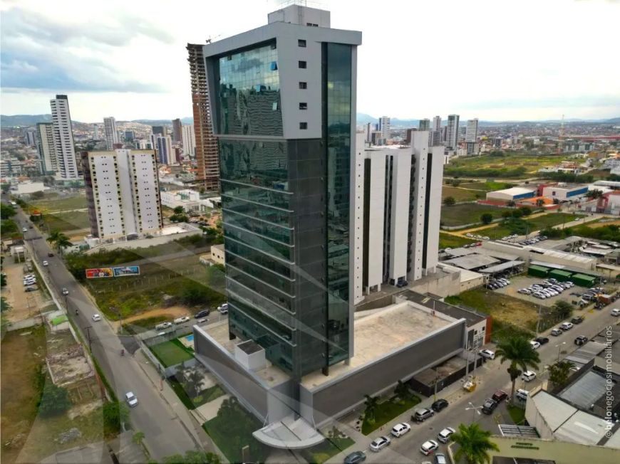 Andar Inteiro, com 7 salas comerciais, em Prédio Comercial, localizado em Bairro Nobre de Caruaru