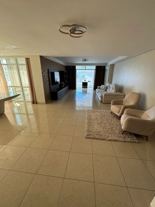 Apartamento Alto Padrão com 330m² à Venda no Edifício Gabriela – Maurício de Nassau, Caruaru