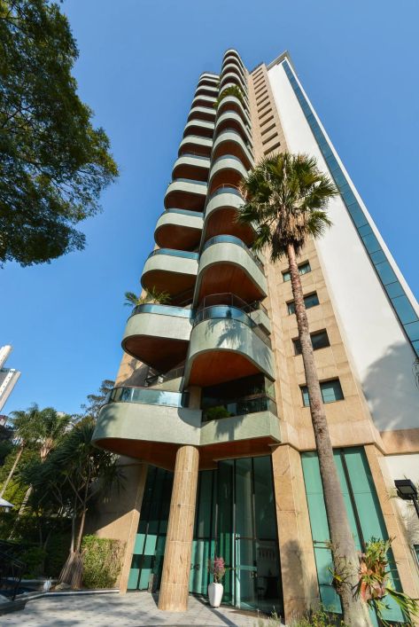 Apartamento tipo para venda com 4 quartos, sendo 4 suítes, 374m²