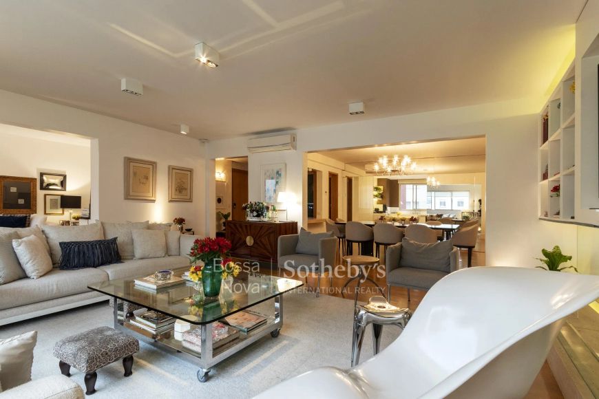 Apartamento reformado próximo ao Parque do Povo