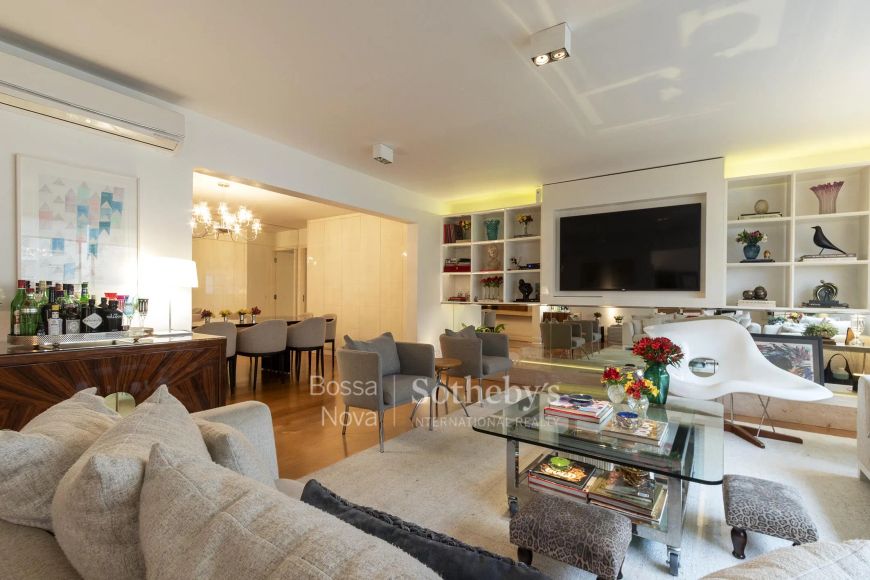 Apartamento reformado próximo ao Parque do Povo