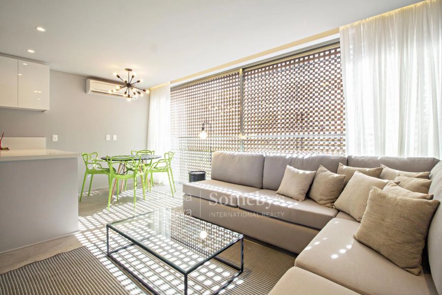 Loft moderno e decorado em rua fechada