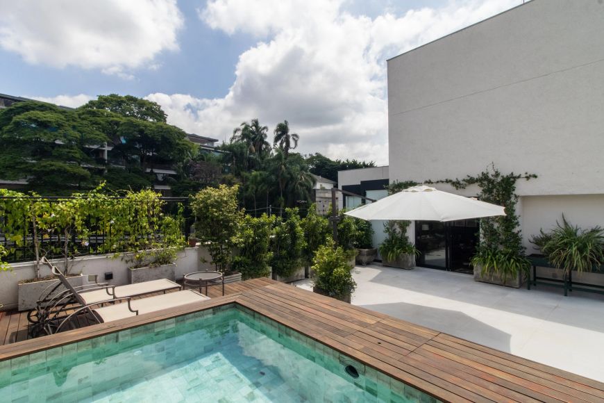 Cobertura duplex nova com vista privilegiada na Cidade Jardim.