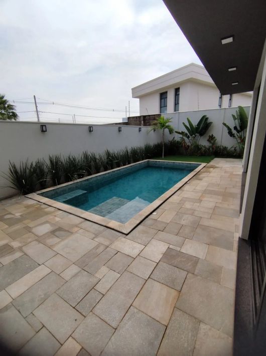 Sobrado à venda em condomínio, com 315 metros quadrados, 3 quartos, sendo 3 suítes - Villa Toscana