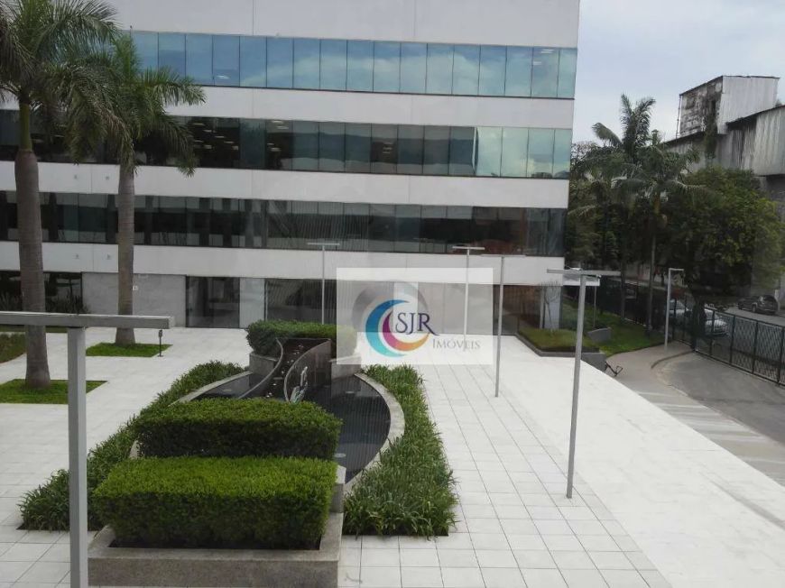 Conjunto Comercial de 681m² com 18 vagas em Edifício Triple A!!