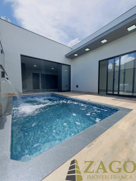 Casa no Residencial Meireles por R$ 850.000,00