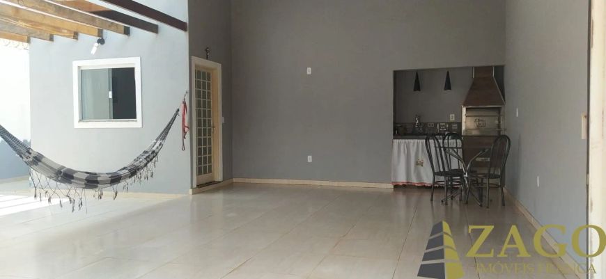 Casa no Jardim Luiza por R$ 300.000,00