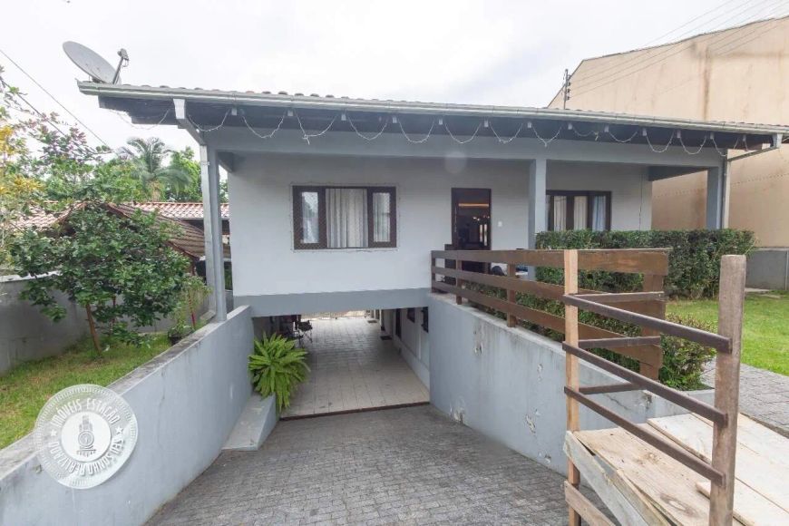 Excelente Casa com Piscina no Bairro da Velha - A 5 Minutos da Vila Germânica!