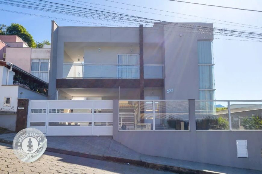 Maravilhosa Casa com 3 dormitórios no bairro Fortaleza Alta