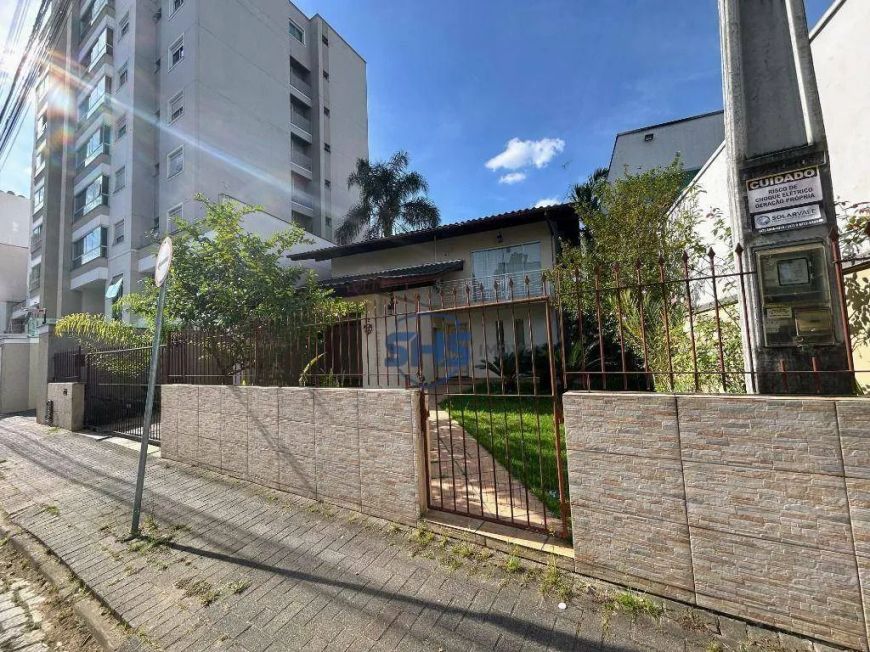Casa com 3 dormitórios para alugar, 186 m² por R$ 8.120,01/mês - Vila Nova - Blumenau/SC