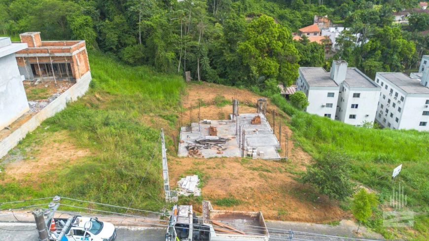 Terreno à Venda com 752m² em Ótima Localização no bairro Escola Agrícola em Blumenau