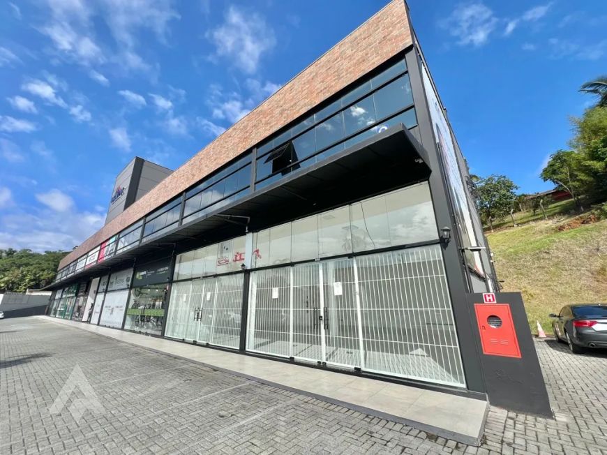 Ampla loja térrea com 120m² disponível para locação no bairro Do Salto!