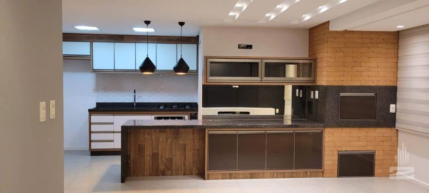 Excelente Apartamento à Venda com 2 Dormitórios e Semimobiliado no bairro Água Verde em Blumenau